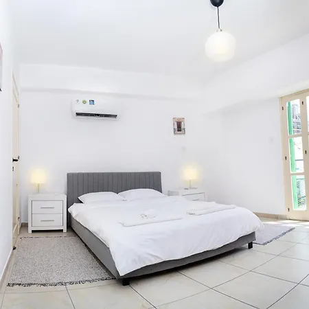 Private In Shared Flat 民宿