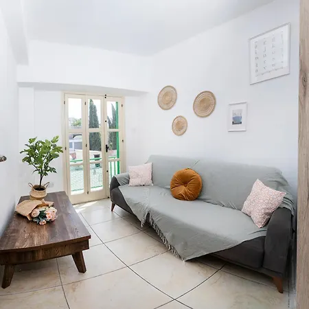 Private In Shared Flat * 尼科西亚