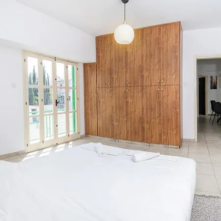 Private In Shared Flat 民宿 尼科西亚