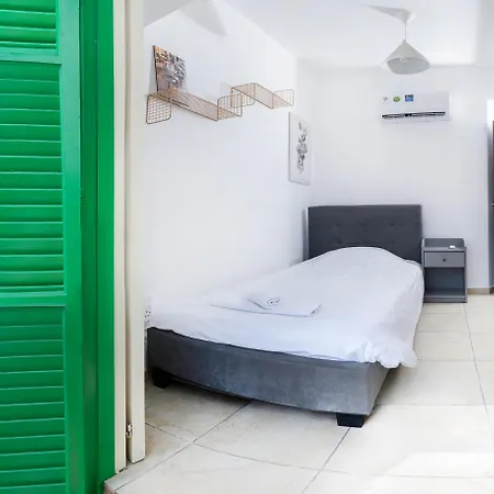 Private In Shared Flat * 尼科西亚