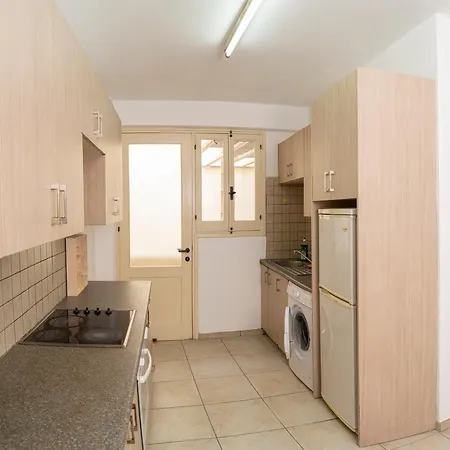 Private In Shared Flat 民宿 *