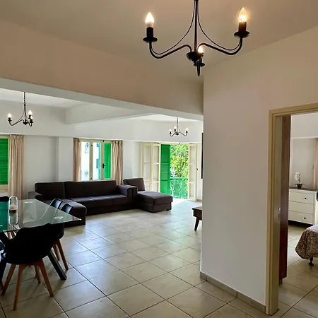 Private In Shared Flat * 尼科西亚