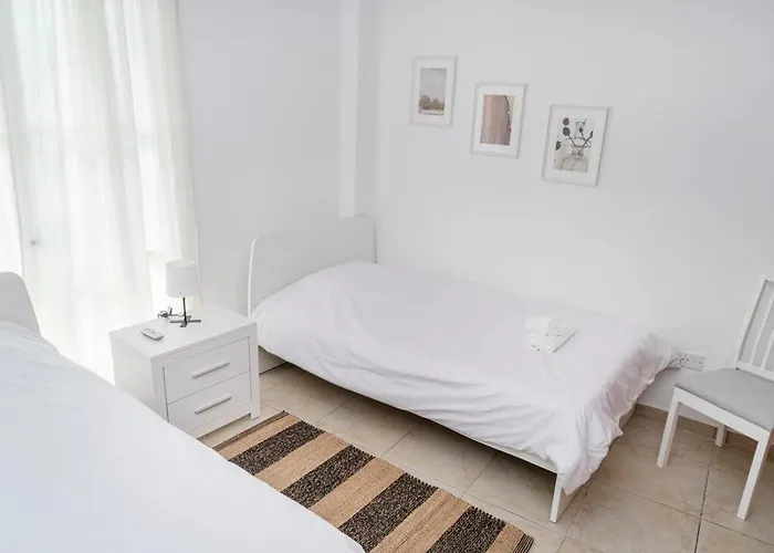 Private In Shared Flat בית אירוח ניקוסיה