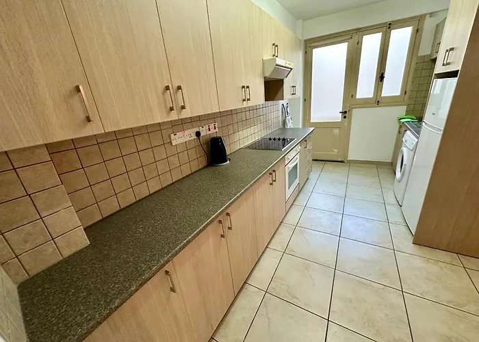 Private In Shared Flat Homestay *