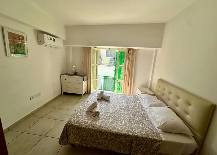 Private In Shared Flat Homestay Nicosia