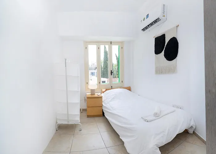 Private In Shared Flat Nicósia