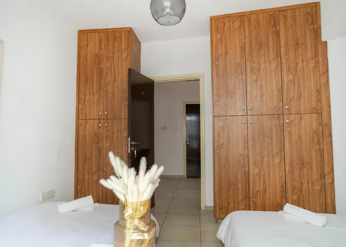 Private In Shared Flat * Nicósia